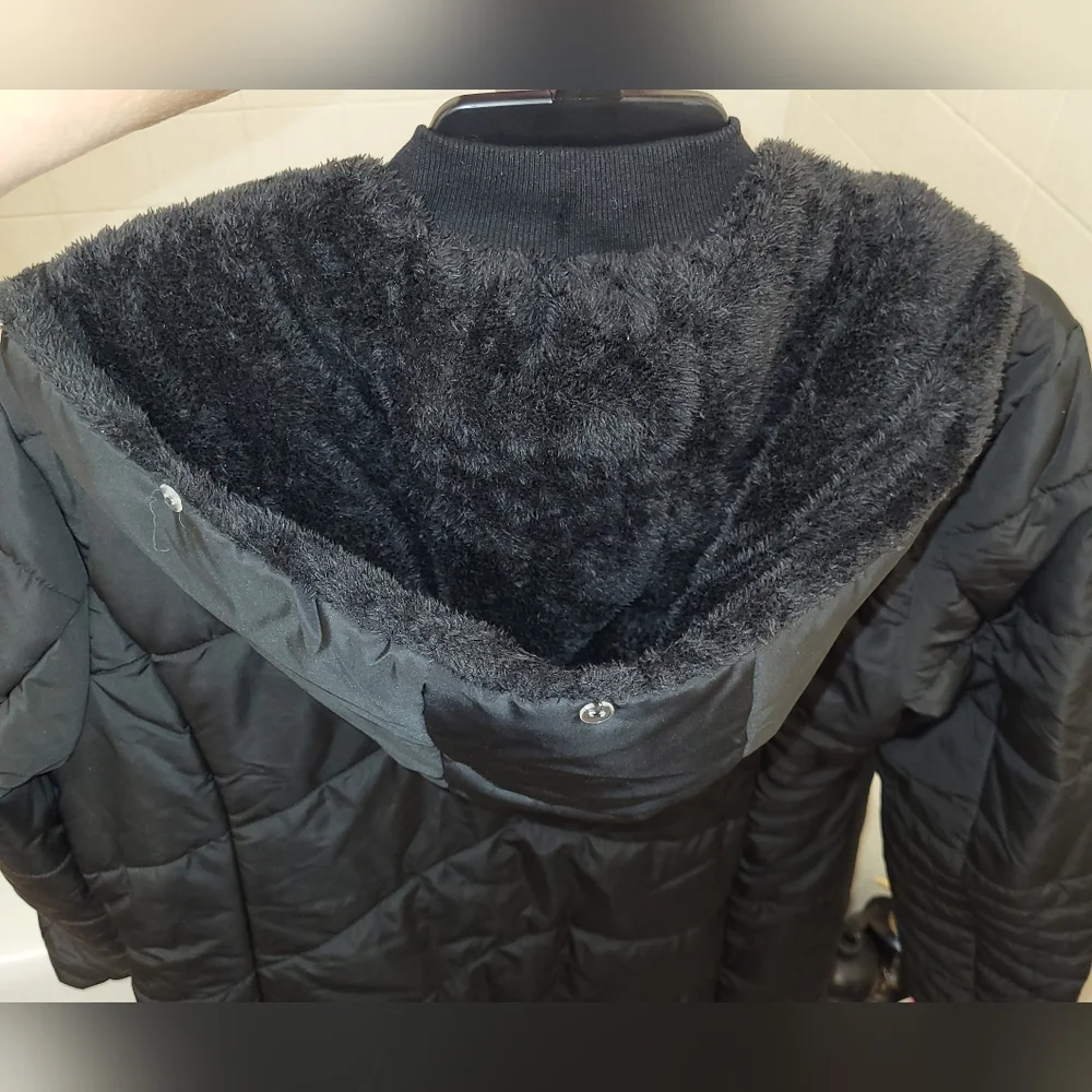 Women's XL Black hooded puffer coat fleece lined hood & removable faux fur trim.